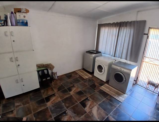 4 BEDROOM HOUSE FOR SALE IN BO-DORP